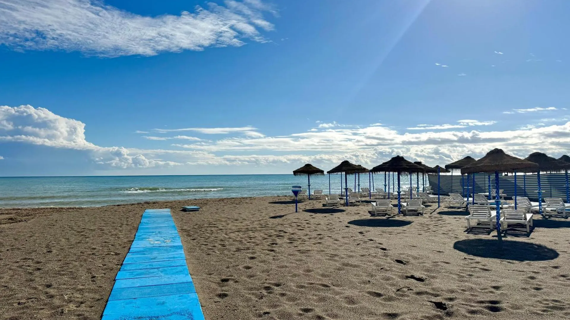 Primera Linea De Playa Con Vistas Al Mar Con Garaje B Torremolinos 0*,