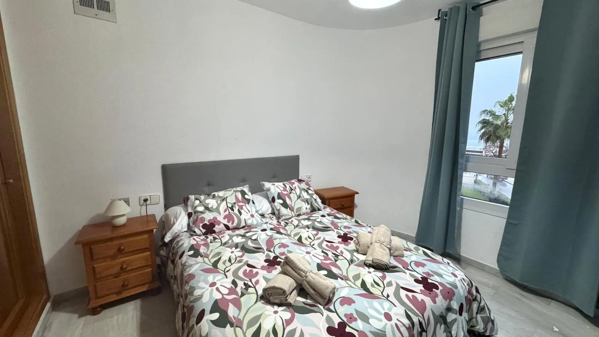 Apartment Primera Linea De Playa Con Vistas Al Mar Con Garaje B Torremolinos Spain