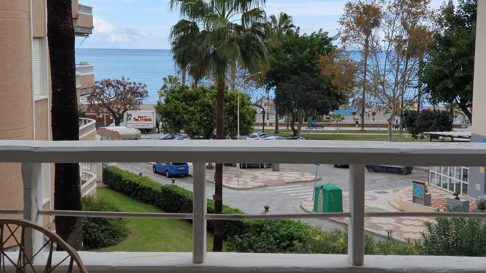 Primera Linea De Playa Con Vistas Al Mar Con Garaje B Torremolinos