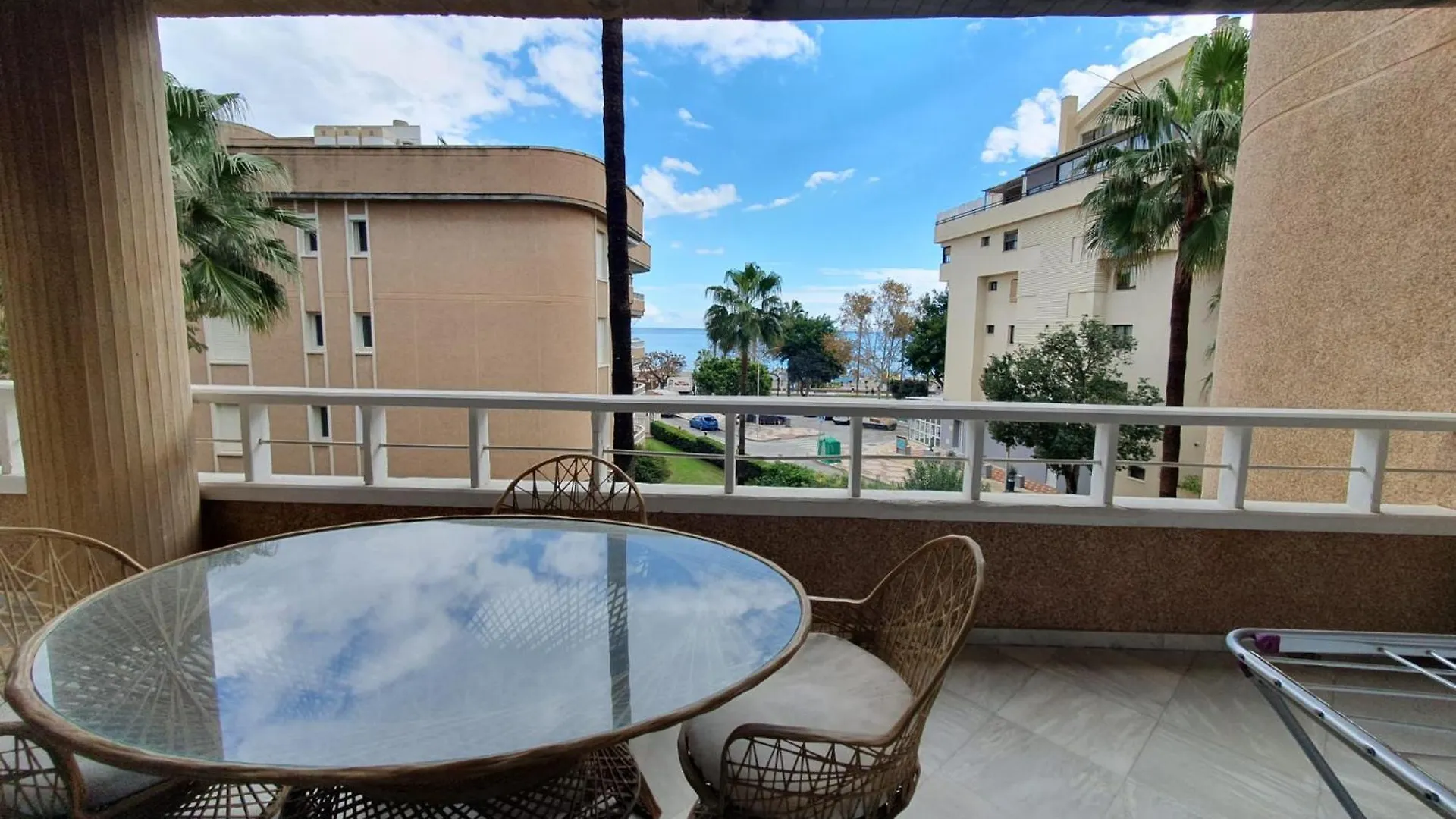 Primera Linea De Playa Con Vistas Al Mar Con Garaje B Torremolinos Apartment